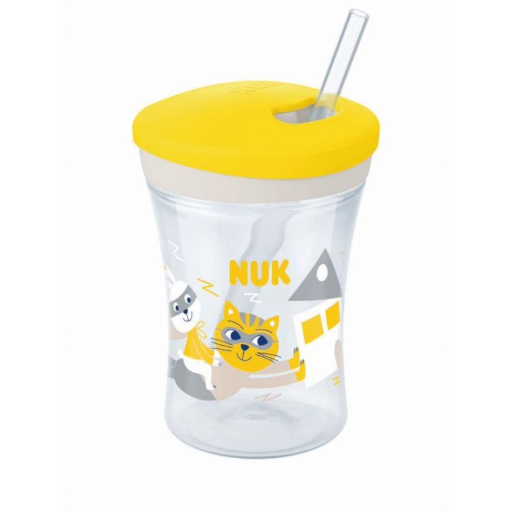 NUK Action Cup – Plastična čaša za učenje sa mekom slamčicom (230 ml) – 12+ meseci