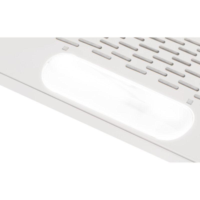 Pogled odozdo – halogeno osvetljenje i usisna rešetka