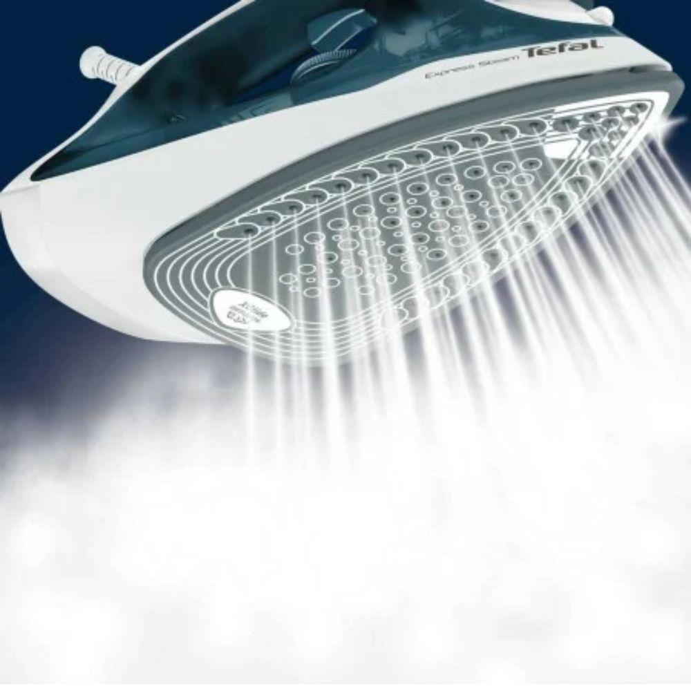 Tefal FV2839 Pegla na paru – 2400 W – keramička grejna ploča – kompaktna i precizna pegla sa sistemom protiv kamenca
